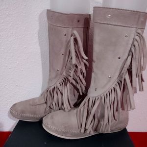 Minnetonka Moccasin Boots